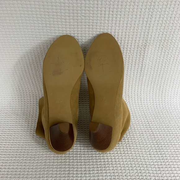 Cynthia Vincent Suede Gia Pull On Booties - Picture 6 of 8